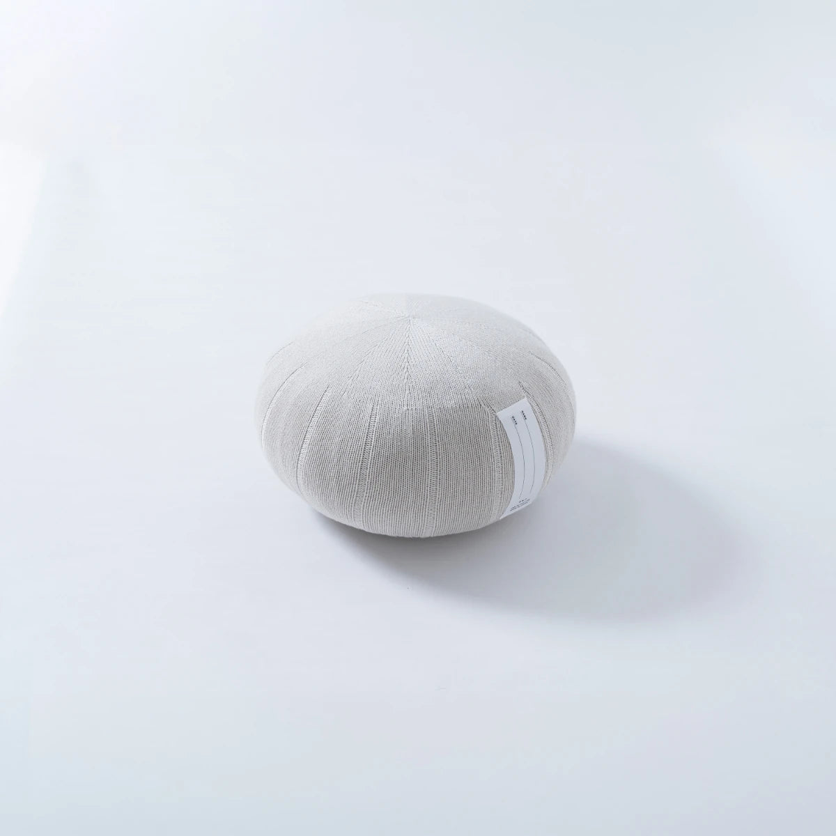白色のニット素材の日本製瞑想クッション